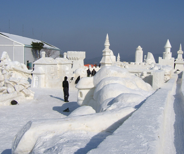 雪雕群堡